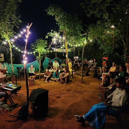 Nebula Nest Cafe & Hostel Ауровиль Экстерьер фото