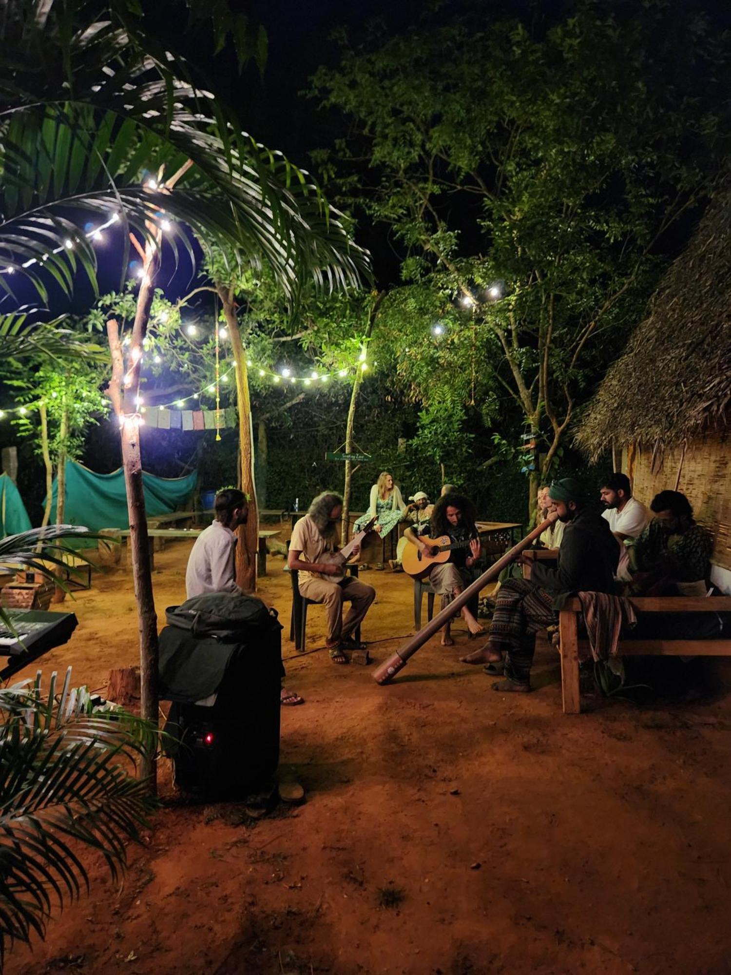 Nebula Nest Cafe & Hostel Ауровиль Экстерьер фото